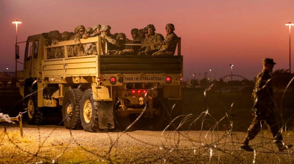 La aplicación de las leyes de inmigración es algo que compete a las autoridades federales y los estados no deberían estar tomando decisiones o entrometiéndose en eso. Especialmente el gobernador de Texas, Abbott, que tiene un historial de causar caos y confusión en la frontera”, dijola portavoz de la Casa Blanca, Karine Jean-Pierre.