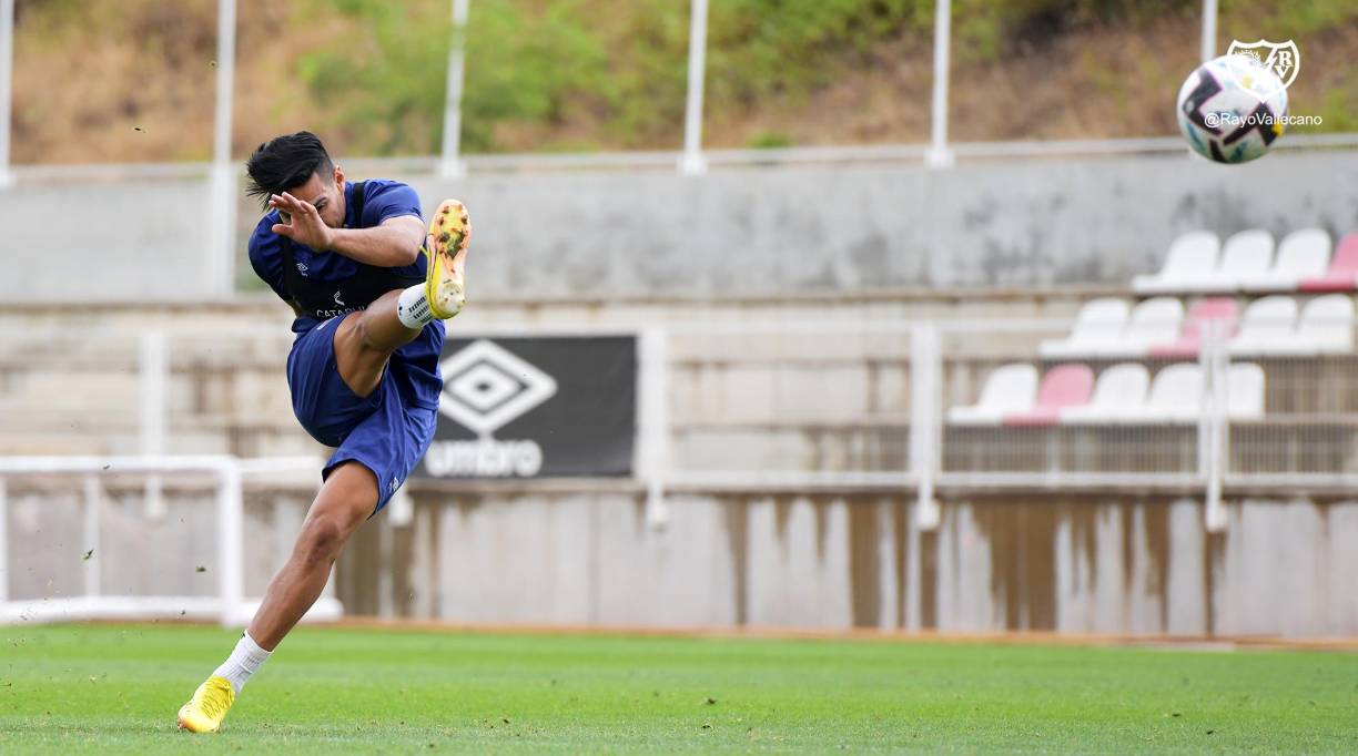 De acuerdo con información de 90 Minutos, el Cruz Azul de México se ha interesado en el atacante colombiano Radamel Falcao. El atacante forma parte del Rayo Vallecano.