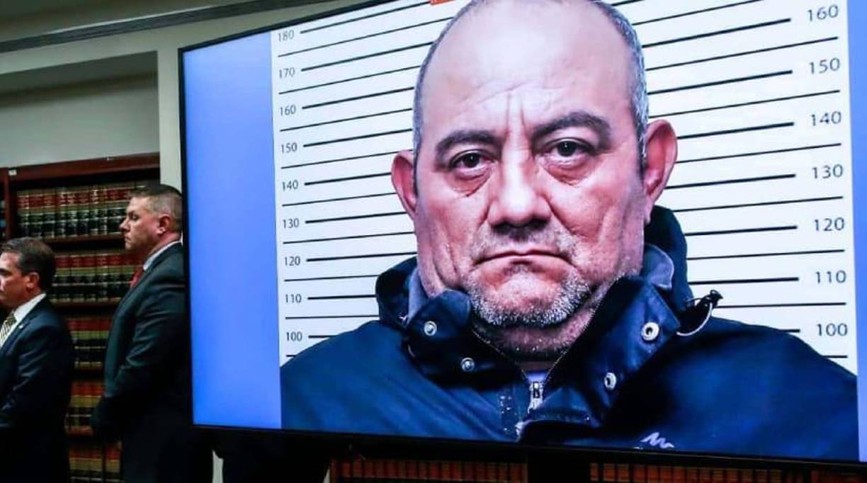 Allí está acusado, entre otras cosas, de “liderar una empresa criminal continuada” y de “participar en una conspiración internacional para fabricar y distribuir cocaína, a sabiendas y con la intención de que las drogas fueran importadas ilegalmente a Estados Unidos”.