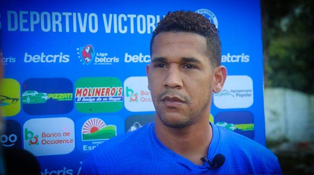 El delantero cubano Yaudel Lahera finalizó su contrato con el Victoria luego de la eliminación en repechaje del club ceibeño. Por ahora se desconoce si el atacante continuará para la próxima campaña.