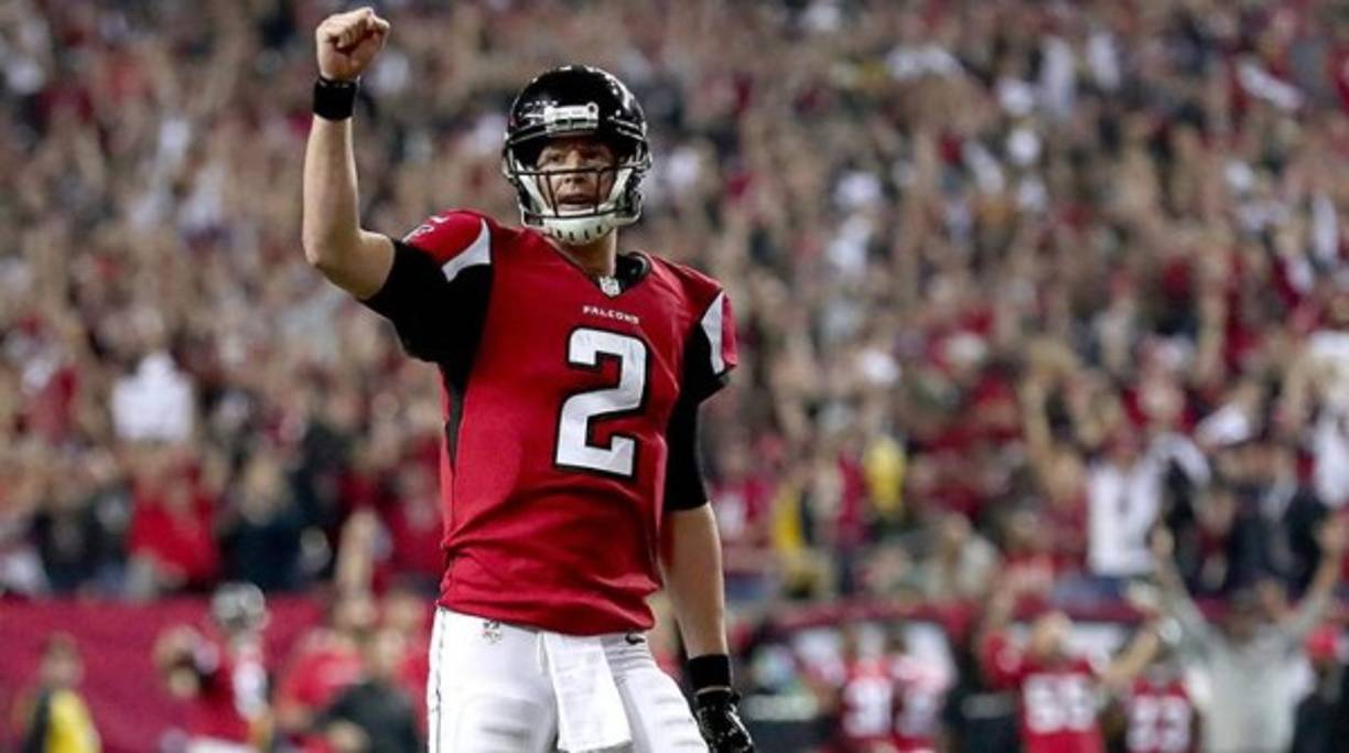 9-Matthew Thomas 'Matt' Ryan es un jugador profesional de fútbol americano estadounidense que juega en la posición de quarterback y actualmente milita en los Atlanta Falcons de la National Football League (67,3 millones de dólares)