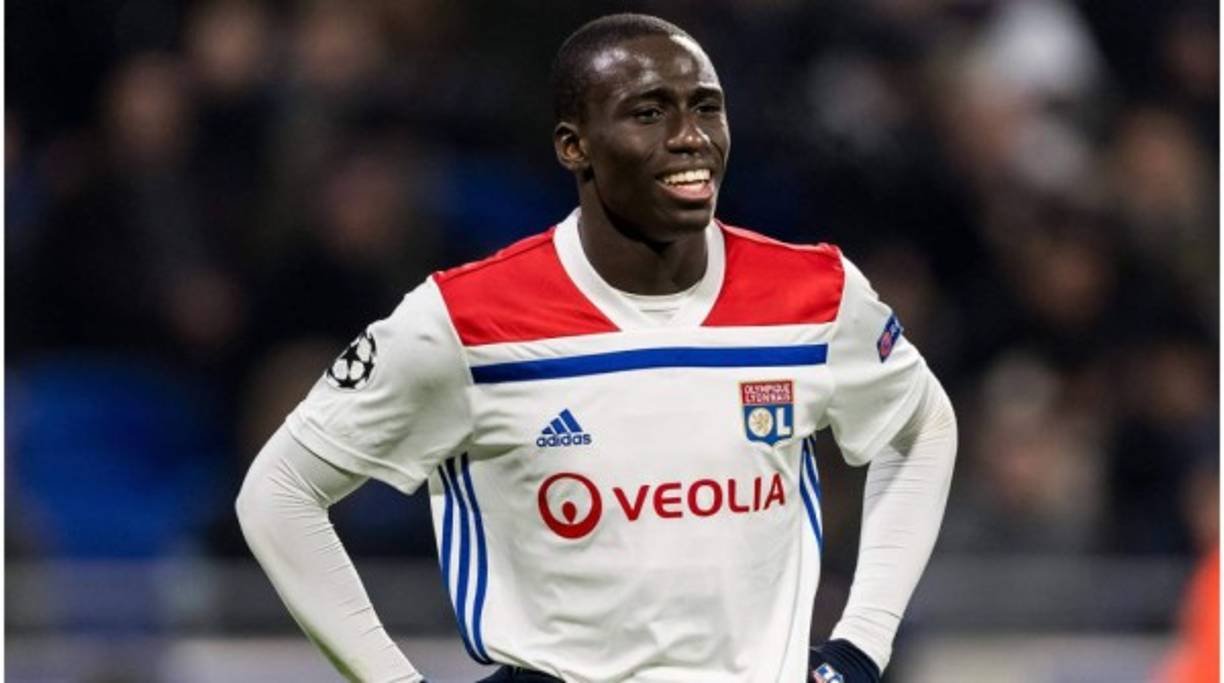 De acuerdo a información de la página Soccer Link, el primer fichaje del Real Madrid este verano será el del defensa francés Ferland Mendy. Dicho portal afirma que esta contratación adelantaría a la de Eden Hazard como primer refuerzo blanco de cara al próximo curso.