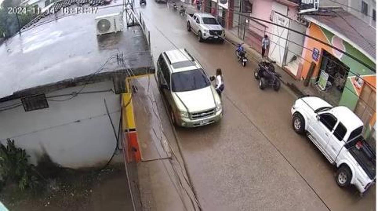 Pinto, querida por la comunidad sanluiseña, participaba en mítines nacionalistas en la región y era reconocida por su carrera como educadora. Era una de las tres mujeres que estaba en el vehículo.