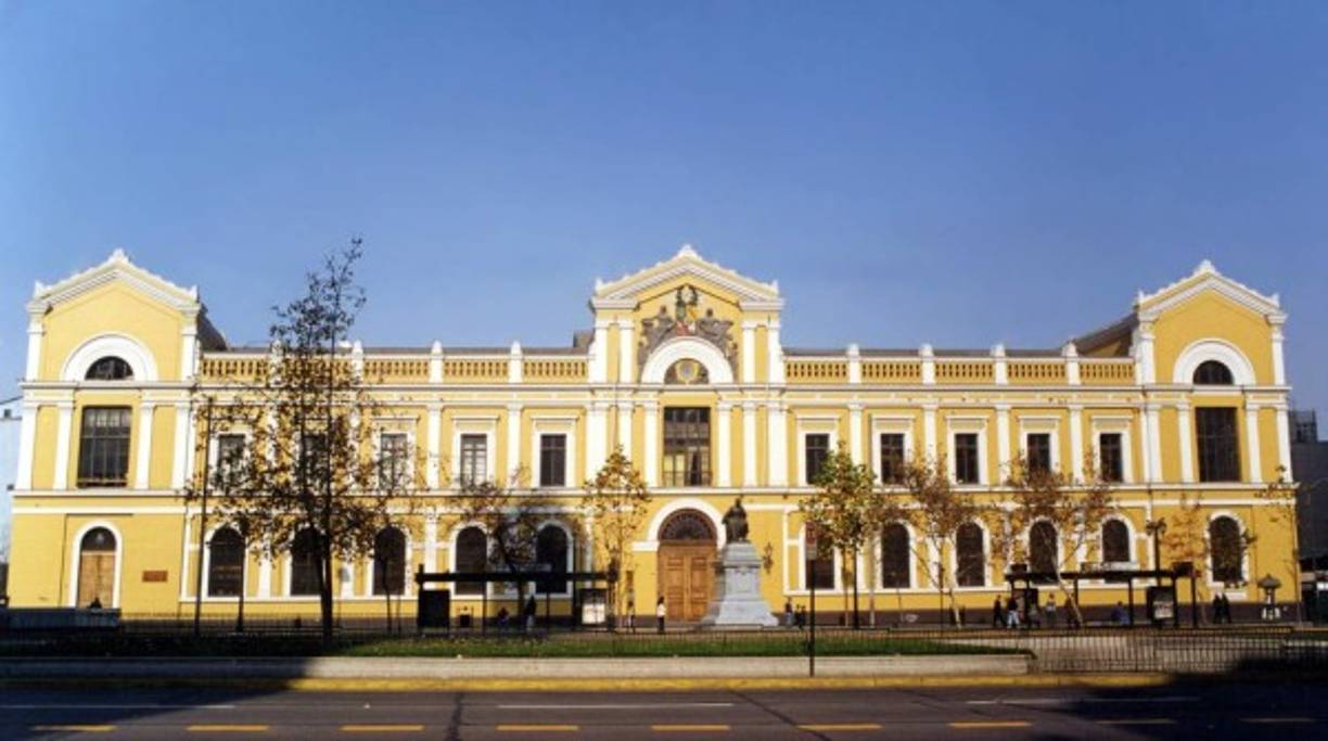 3. Universidad Pontificia de Chile. Santiago es la siguiente ciudad con más representación en el ránking.