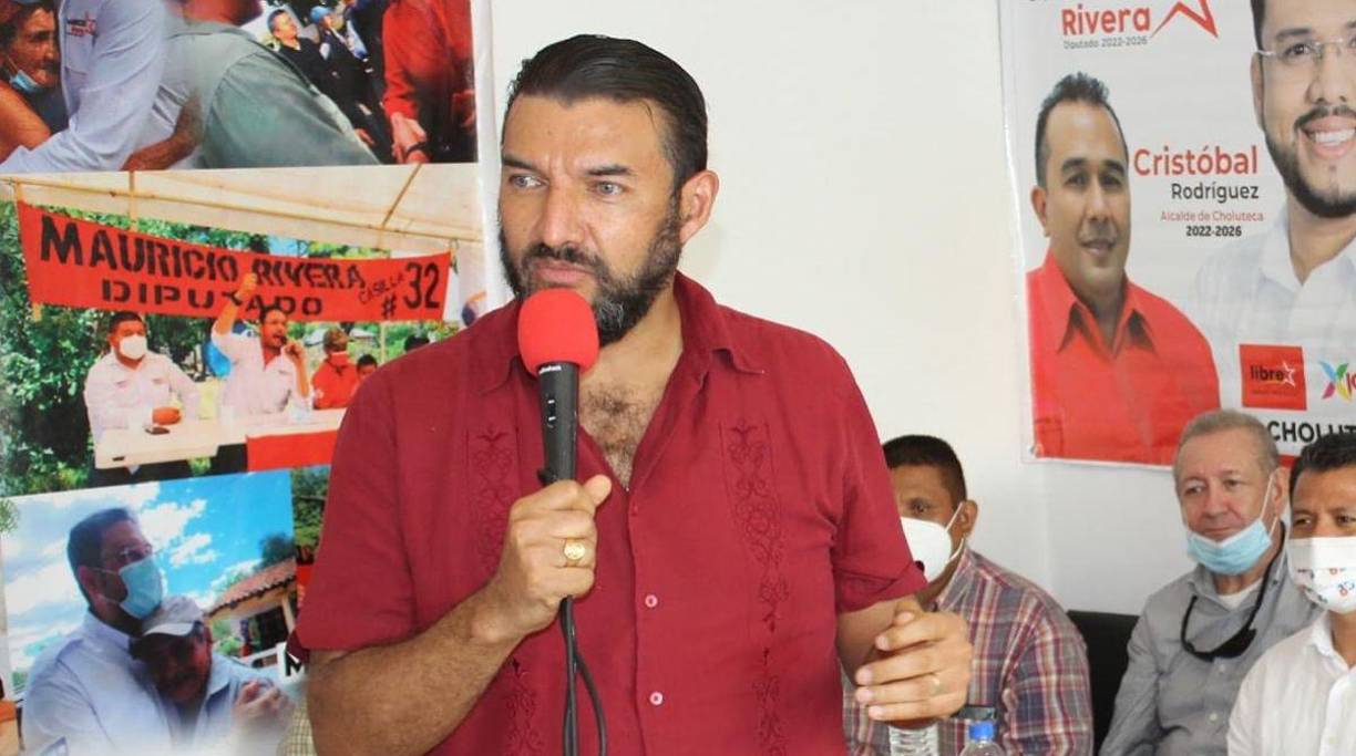 <b>”</b>Yo defiendo los intereses de la gran mayoría del país: los de la clase trabajadora, del campesino, del obrero, de la madre soltera, de los jóvenes que buscan mejores oportunidades”, afirmó, señalando que su visión política es incompatible con la del Partido Liberal.