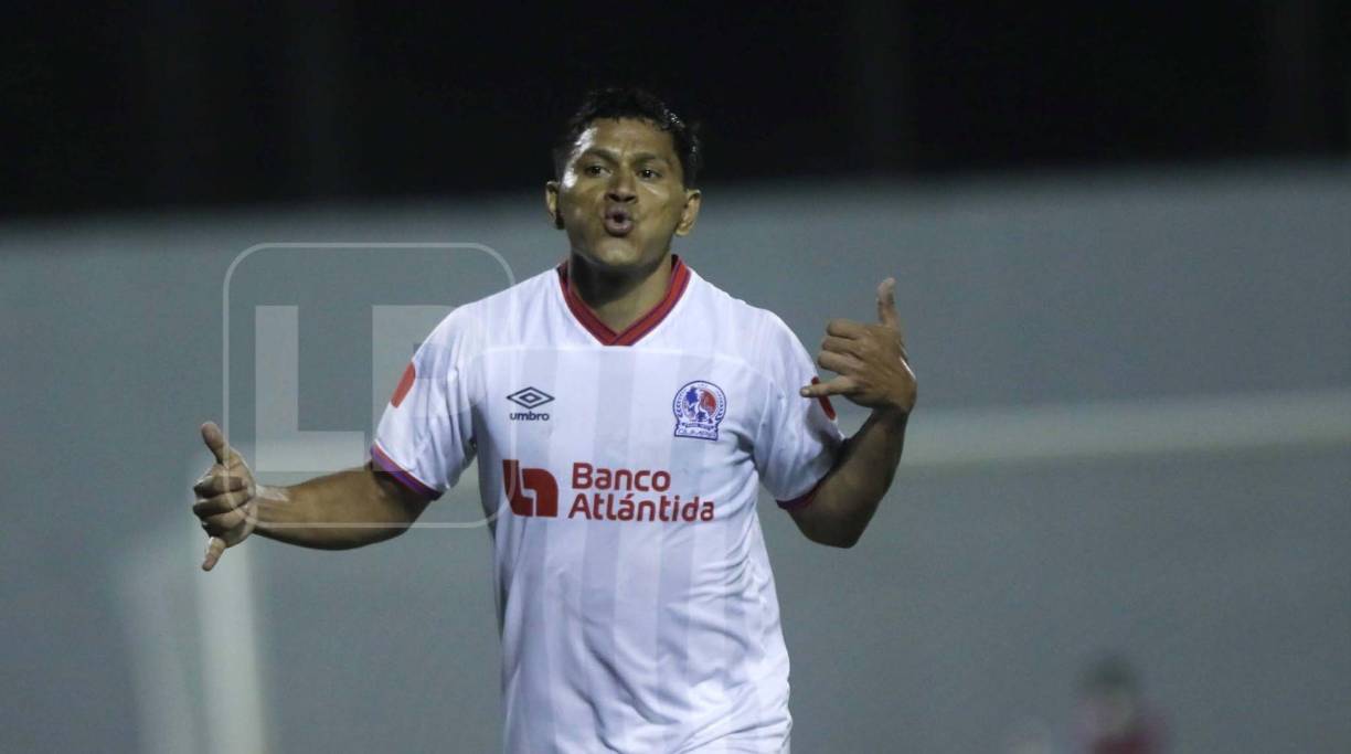 Bryan Moya fue el héroe del Olimpia al marcar a los 86 minutos el tanto que le dio el empate ante Motagua.