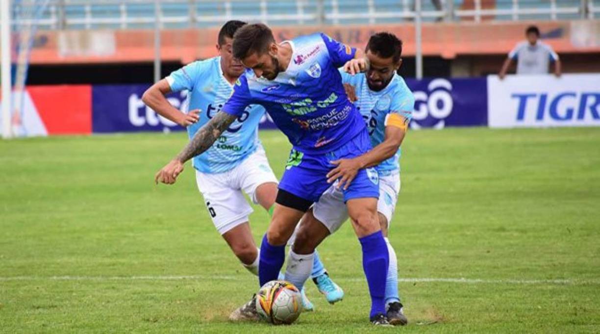 Ursino juega en el Sport Boys Warnes de Bolivia.