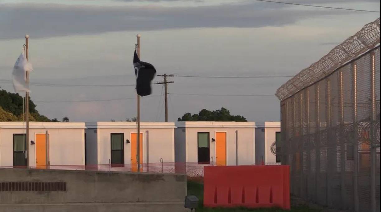 La situación ha sido históricamente opaca, con poca información pública sobre lo que ocurre allí.