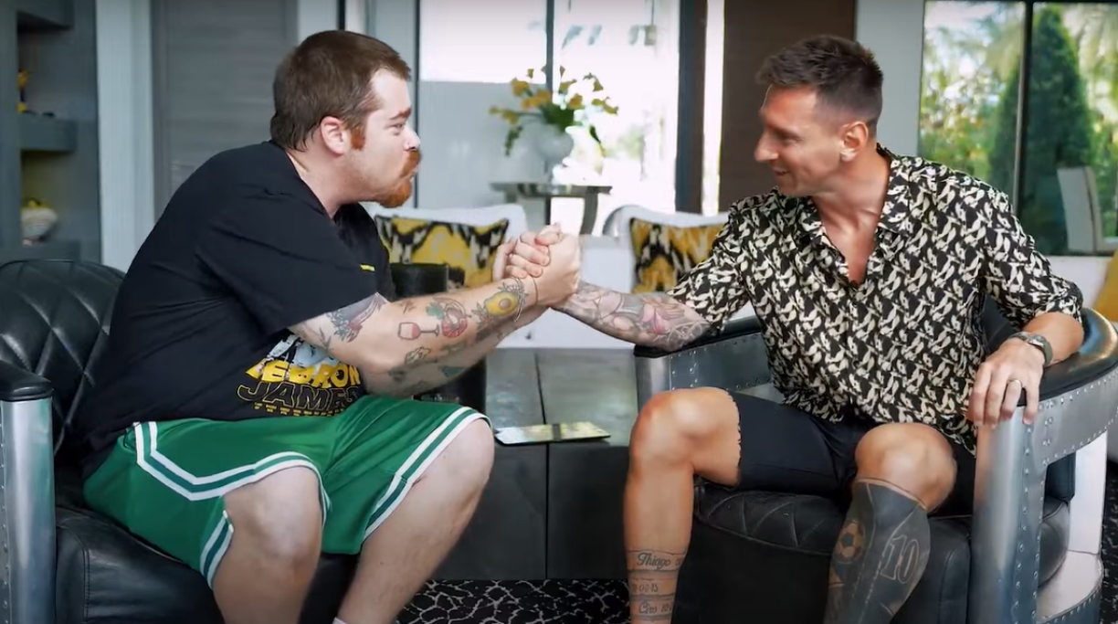 Por último, Granados y Messi se dieron un fuerte apretón de manos y el comediante le agradeció por su tiempo.