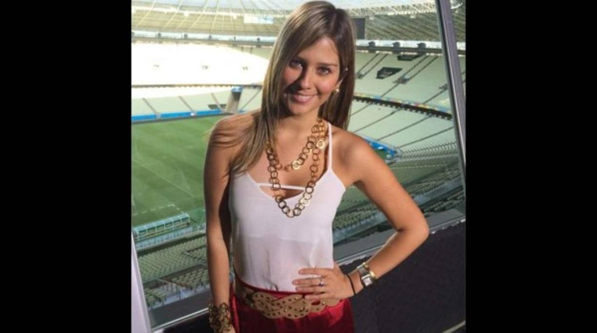 Su escenario de fotos preferido son los estadios de fútbol.