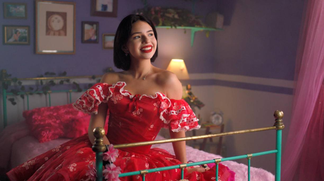 Tras esto, las redes sociales de Christian Nodal y Ángela Aguilar se han inundado de mensajes negativos hacia la nueva pareja, pues los internautas señalan que Ángela y Christian no fueron “justos” con Cazzu. 