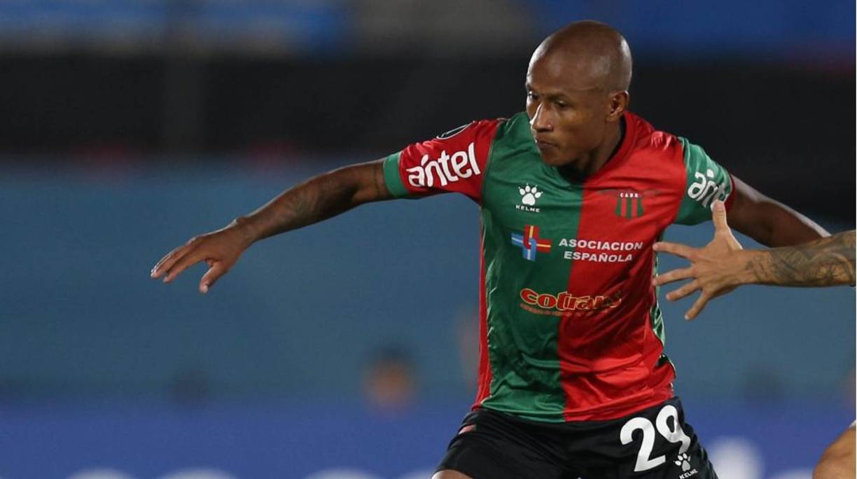 Mathías Alexander Acuña es un delantero uruguayo que podría llegar a la Liga Nacional de Honduras ya que Potros lo tiene en la mira.