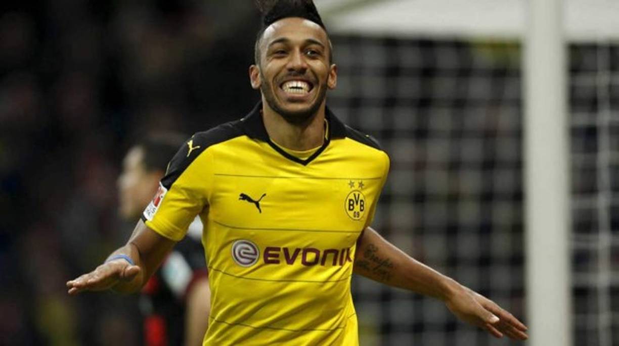 De acuerdo con el diario británico 'The Sun', Pep Guardiola quiere conseguir a toda costa el fichaje del delantero gabonés del Borussia Dortmund Pierre-Emerick Aubameyang para el Manchester City. Para abaratar la operación, los citizens incluirían en la operación al delantero nigeriano Kelechi Iheanacho.