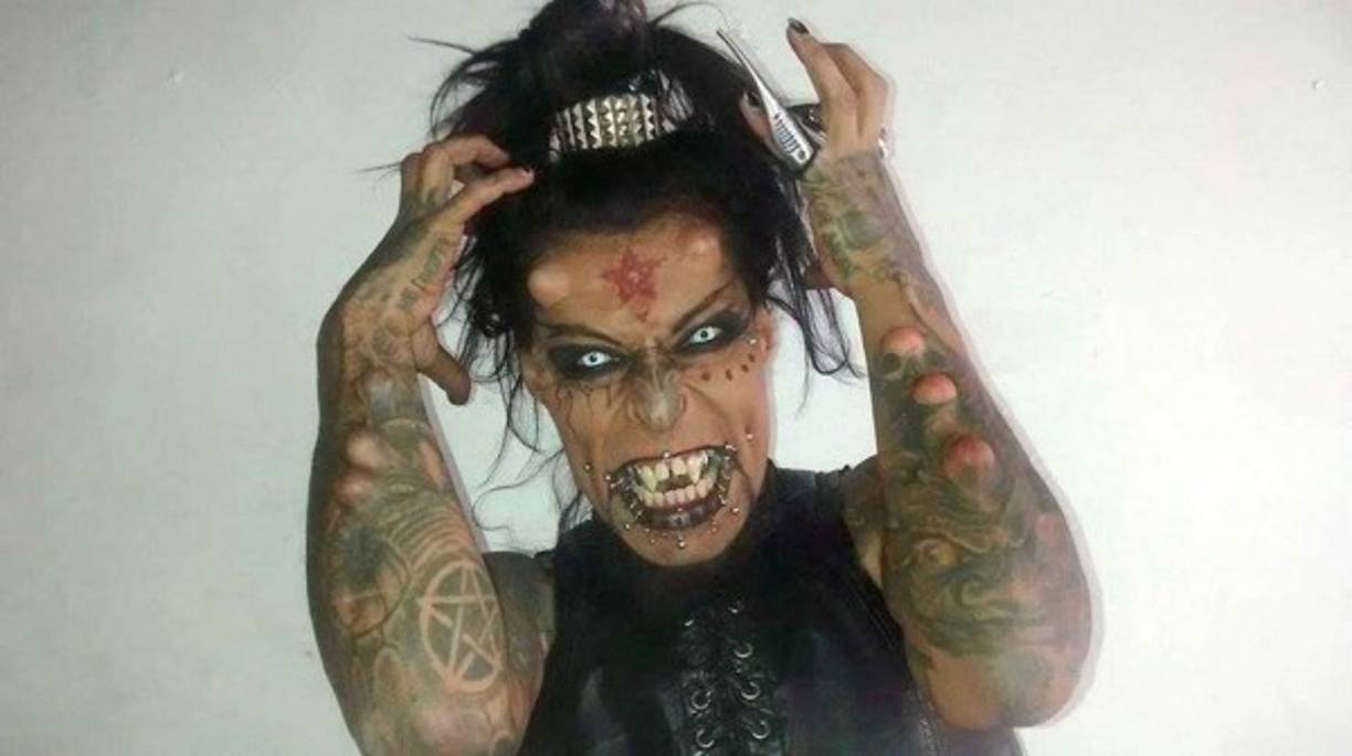 En su juventud, durante tres años el artista colombiano estudió teología, por lo que asegura ser un creyente de Dios. Foto:mirror.co.uk