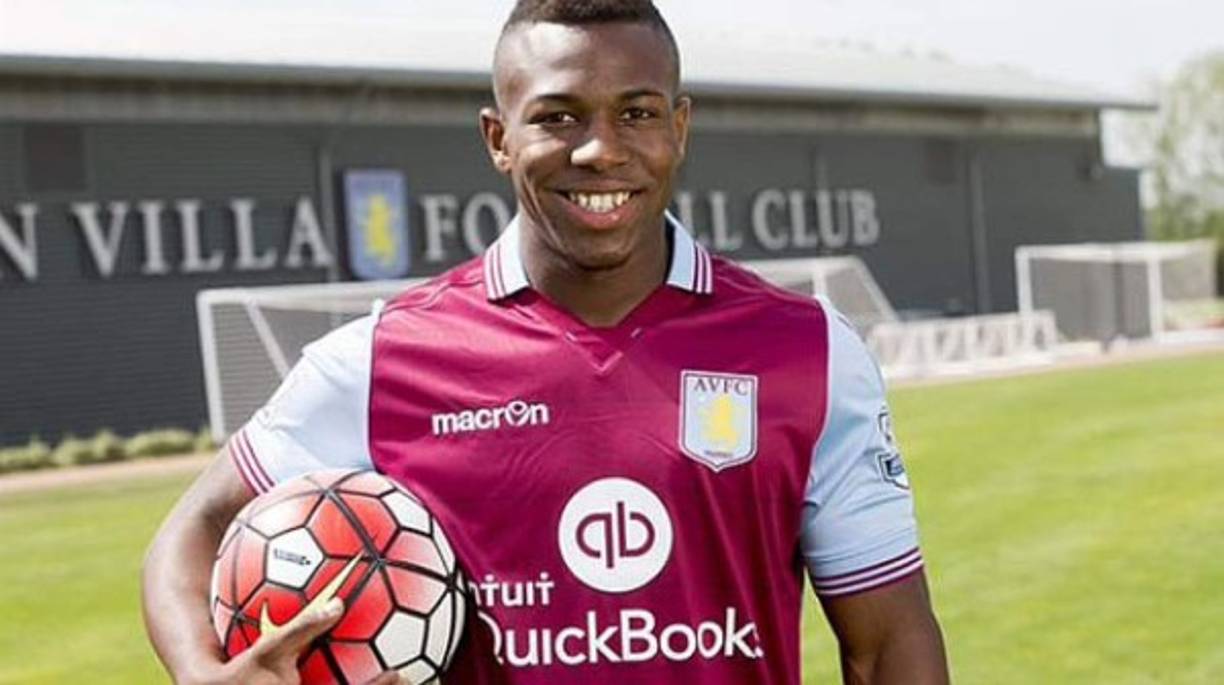 Adamá Traoré también formó parte en su momento del Aston Villa, aquí ya comenzaba a notarse su cambio físico.