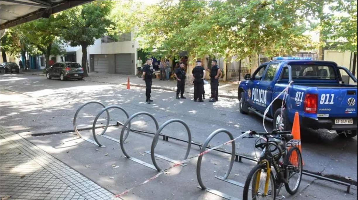 La Policía informó que en el lugar dejaron una nota con amenazas contra el deportista, algo que también dijo el intendente de Rosario, Pablo Javkin, en declaraciones a los medios.