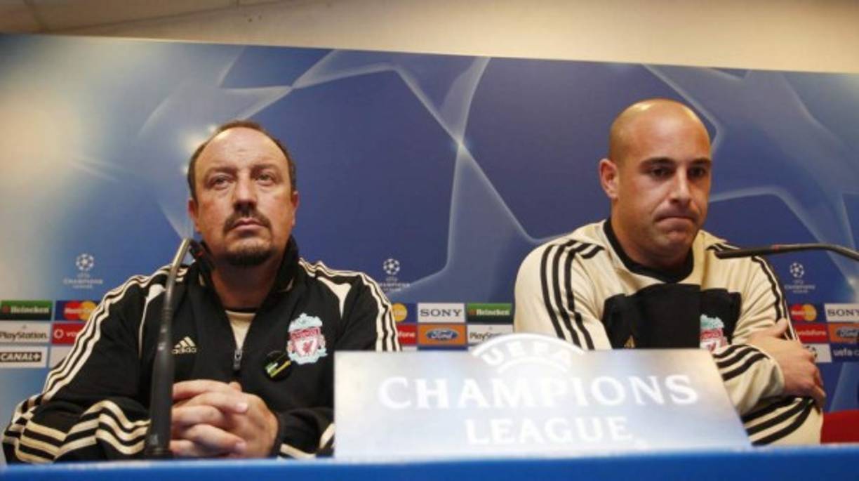 Rafa Benítez quiere a Pepe Reina en el Newcastle de Inglaterra. 'Guardo una gran relación con Reina, es un portero magnífico', dijo el entrenador madrileño al ser preguntado sobre el guardameta.