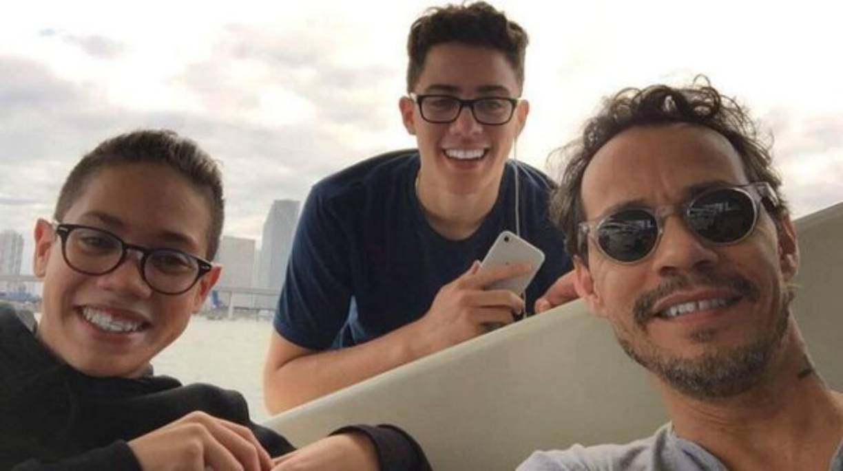 Pero, ahora que los hijos Marc y Dayanara tienen 18 y 15 años de edad, los dos son todos unos hombrecitos. Hay quienes dicen que son iguales a su papá, pero hay otros que no niegan su gran parecido a su mami. <br/>