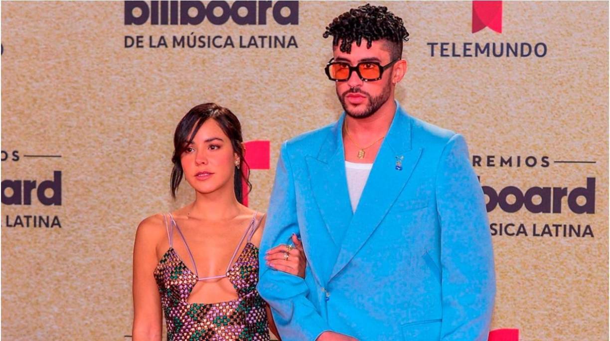 Por otro lado, Gabriela Berlingeri es la única pareja que se le conoce desde 2017. Según su criterio, fue ella la que le hizo conciencia, hasta el punto de que el músico aprovechó su discurso en los Billboard Music Awards de 2020 para lanzar un mensaje contra la violencia machista.