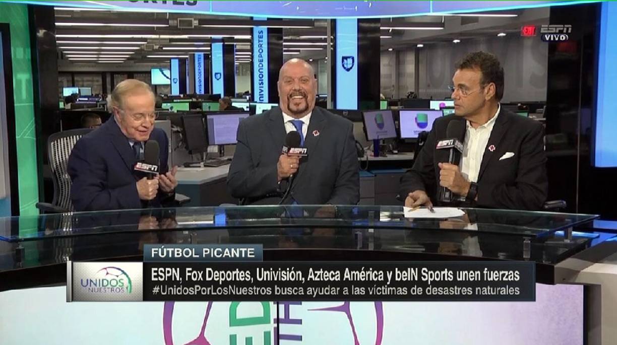 Luego del dardo envenenado, David Faitelson saltó por su mentor y catalogó al ex trabajador de Univisión de ser una “porrista” con la selección mexicana y que él, junto a su jefe en Azteca Deportes eran objetivos. “A nosotros no nos enseñaron a ser porristas. Me estás diciendo que tú eres pro-selección y que te levantas a gritar ‘arriba México’. A nosotros nos enseñaron a ser periodistas y comentaristas”, dijo Faitelson.