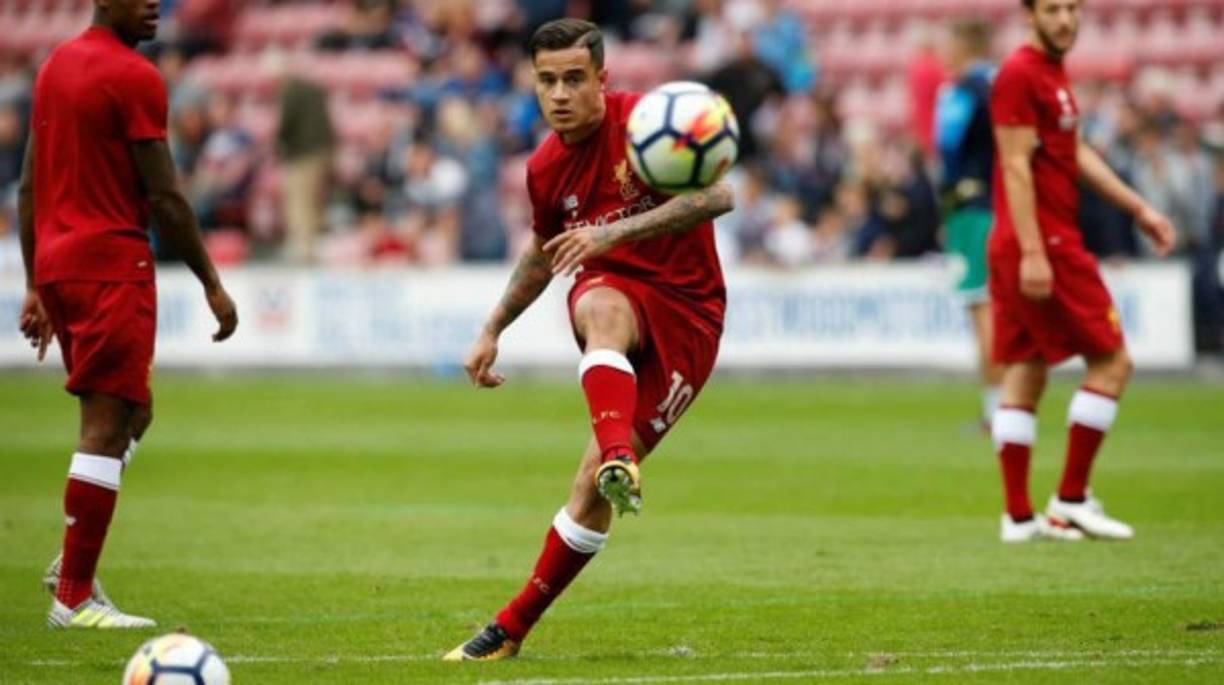 Nice's Ivorian midfielder Jean Michael Seri celebrates after scoring a goal during the French L1 Football match between OGC Nice and AS Nancy Lorraine at the Allianz Riviera Stadium, in Nice, on April 15, 2017. / AFP PHOTO / Yann COATSALIOU (Photo credit should read YANN COATSALIOU/AFP/Getty Images)