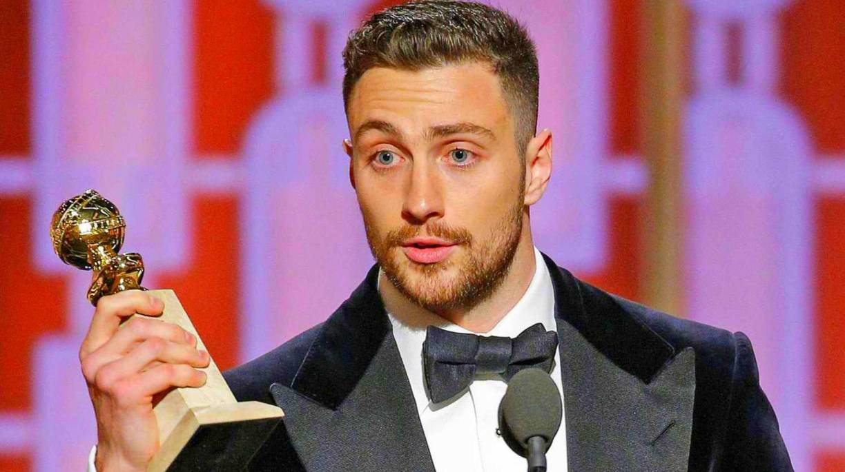 Aaron ganó su primer Globo de Oro al Mejor Actor de Reparto por su actuación en “Nocturnal Animals”, en el año 2017, cuando tenía 26 años.