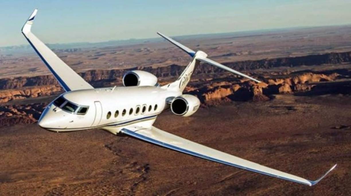 1. Cristiano Ronaldo tiene un avión privado Gulfstream G650 valorado en 31,7 millones de euros.