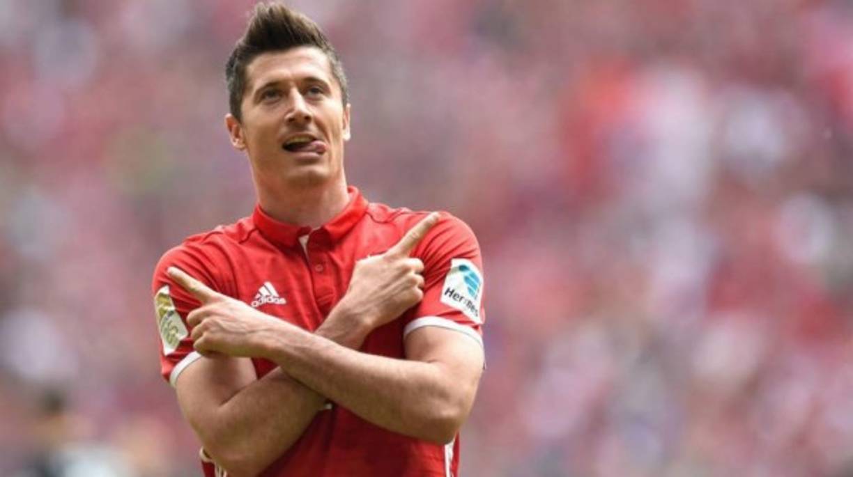 El delantero polaco del Bayern de Munich no se moverá de la ciudad alemana la próxima temporada. Así lo ha reconocido el agente del jugador, que considera que Lewandowski está en el club ideal para él. De eta forma terminan las especulaciones de que el Manchester United y el Chelsea iban a pelear por sus servicios.