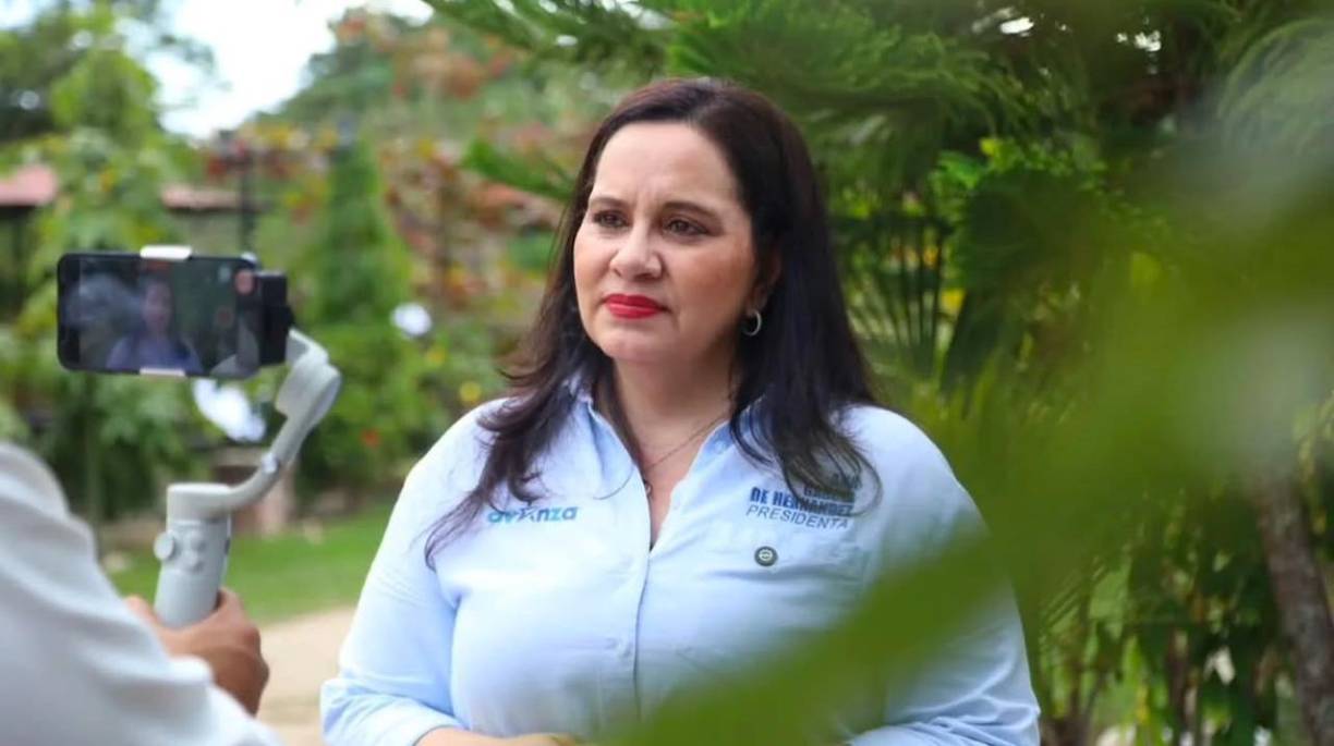 La precandidata nacionalista en su mensaje condenó las “acciones represivas del régimen dictatorial de Nicolás Maduro”.