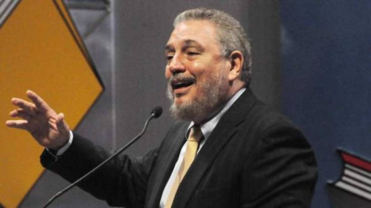 Posteriormente, mientras las hermanas de Castro llevaban al niño de paseo en el parque de Chapultepec, en la Ciudad de México, tres hombres armados salieron de un automóvil y lo tomaron para devolvérselo a su madre. No obstante, tras el triunfo de la Revolución, el primogénito volvió a Cuba y nunca más se fue, excepto para estudiar en la Unión Soviética.