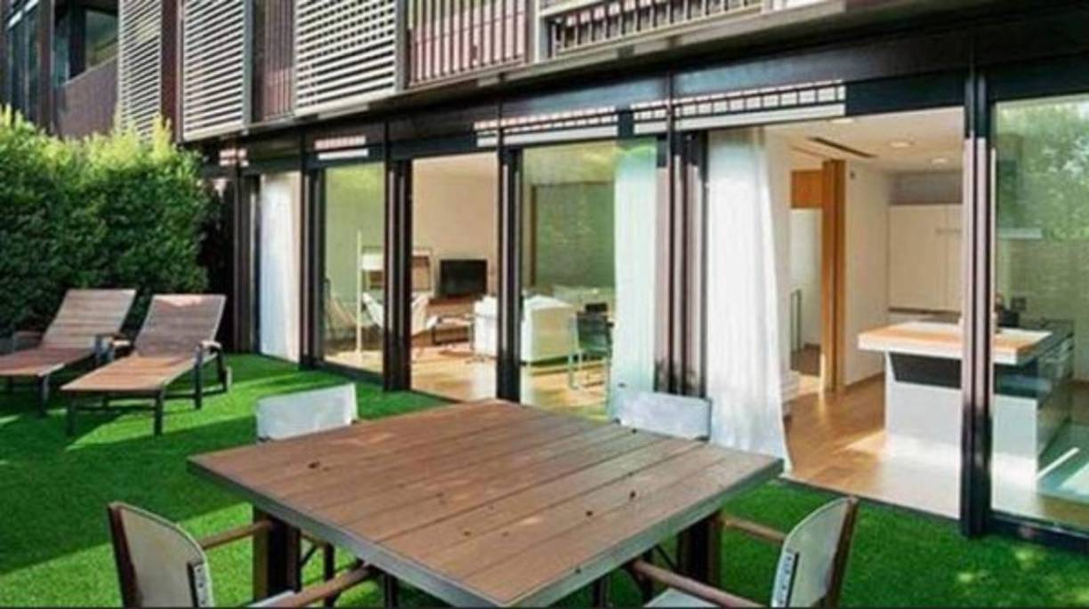 Messi se ha convertido en todo un empresario por lo que cuenta con diferentes mansiones, hoteles, helicópteros. Así es una de sus casas que posee en Cataluña.