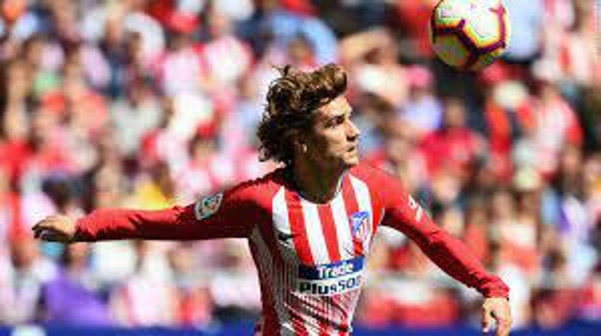 El Atlético de Madrid está convencido de ejecutar la cláusula de compra de Griezmann, de 40 millones de euros al Barcelona, y la haría efectiva el próximo verano según informa “El Desmarque”. 