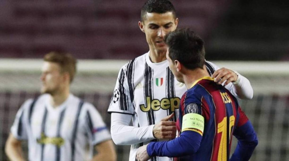 El abrazo que se dieron las dos grandes estrellas del fútbol previo al Barcelona-Juventus.