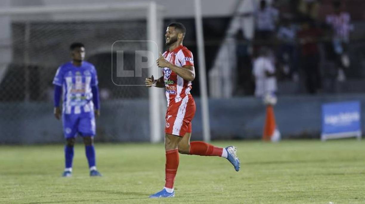 El delantero brasileño Patryck Ferreira del Vida anotó su primer gol en la primera división del fútbol de Honduras.