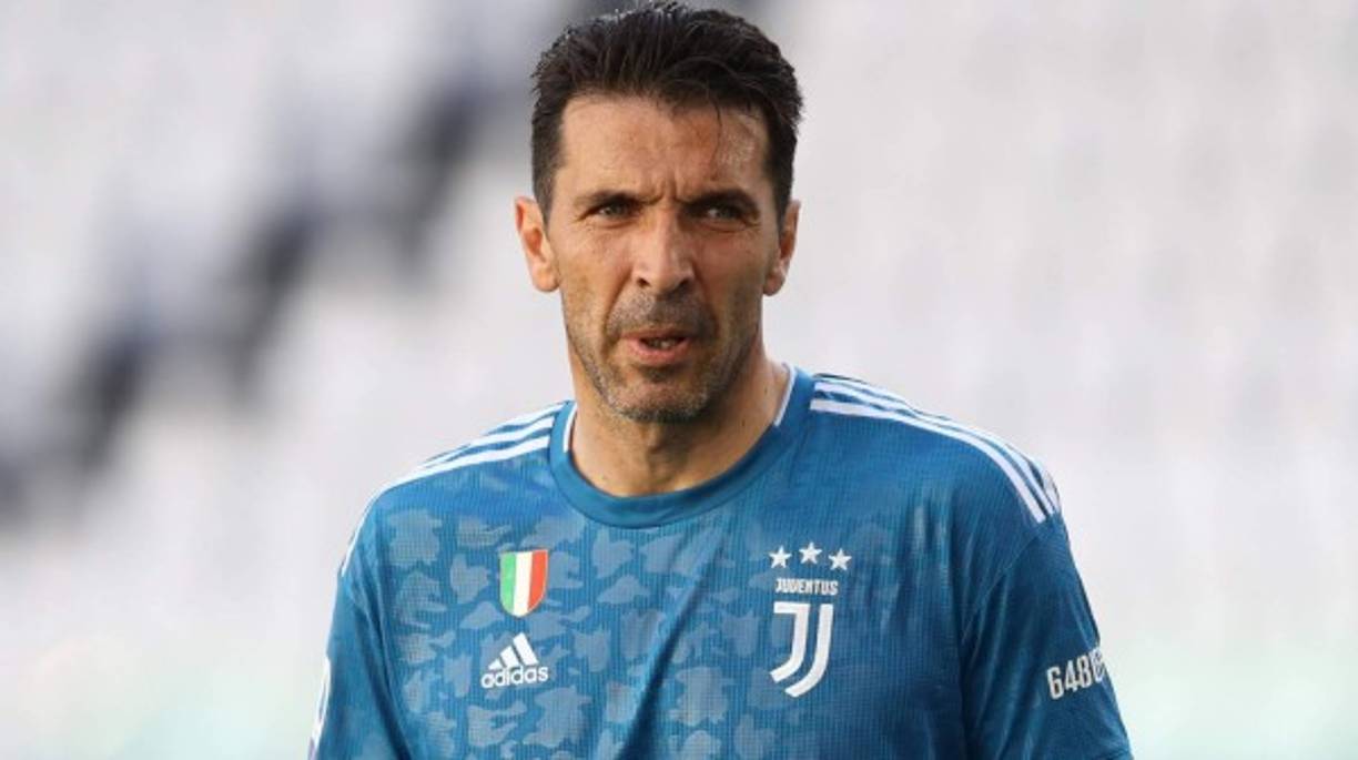 Gianluigi Buffon (43) no vería mal ir al Benfica de Portugal. Su representante ha dicho: 'Si el Benfica nos llama, le puede interesar, seguro. Es un club que puede interesarte, como idea. Pero, repito, no he tenido ningún contacto con el Benfica, ni con intermediarios, ni directamente'.