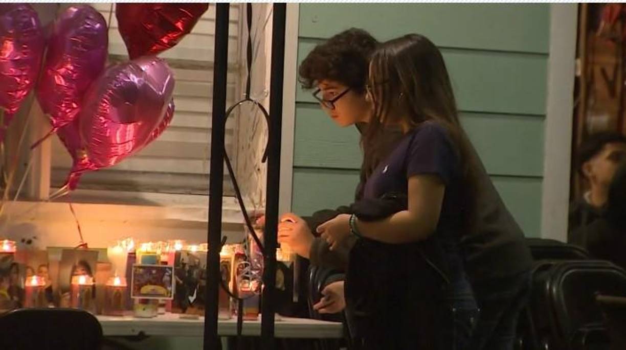 La policía de Galena Park, una ciudad ubicada en el condado de Harris en Houston, Texas, informó que la tercera víctima era Laisha Pérez de 14 años, una vecina de la familia.