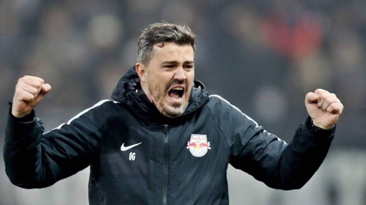 Óscar García, que dirige en la actualidad al Red Bull Salzburgo de Austria, ha sido relacionado para el banquillo del Barcelona, donde jugó la mayor parte de su carrera.