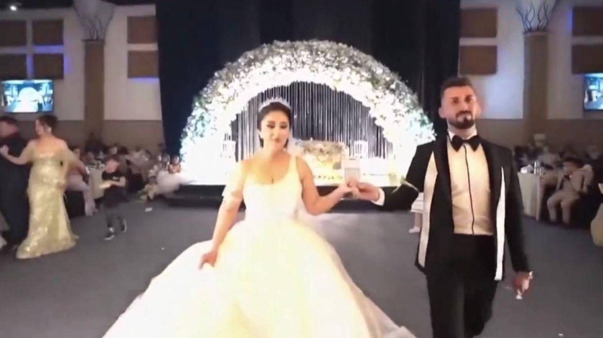 La fuente agregó que la pareja quizo llegar al funeral multitudinario donde velaban a las 114 víctimas, pero su salud mental y psicológico se deterioró, entraron en shock nuevamente.