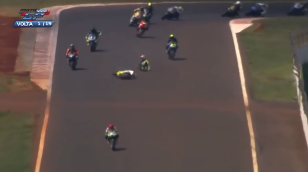 El accidente ocurrió el pasado domingo en la primera vuelta de la carrera de motocicletas de la categoría Moto 1000 GP.
