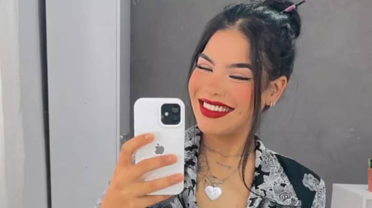 Días antes del asesinato, el hombre viajó más de 500 kilómetros hasta Rolândia para pedirle una reconciliación. Durante el encuentro, discutieron, y él le ordenó bajar del vehículo antes de dispararle en la cabeza. Tras el crimen, el exnovio ocultó el cuerpo en el baúl del auto y lo trasladó hasta Itapoá, donde lo enterró. Posteriormente, se escondió en un departamento en Joinville, donde finalmente fue arrestado.