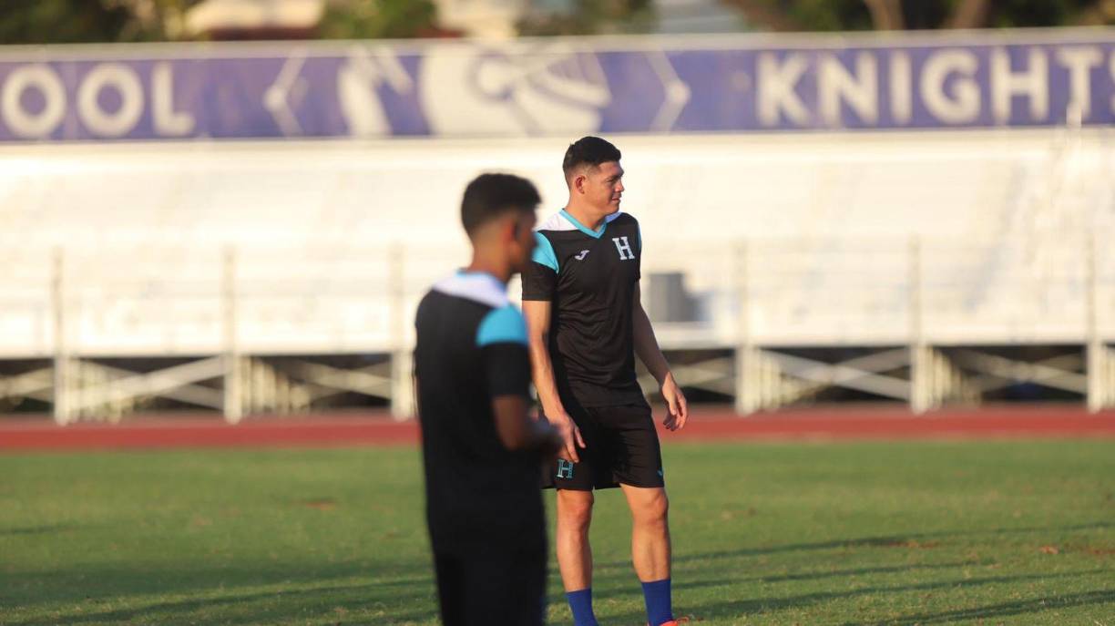 ¿Y el Chelito? Un pelón y tres pintados en último entrenamiento de Honduras