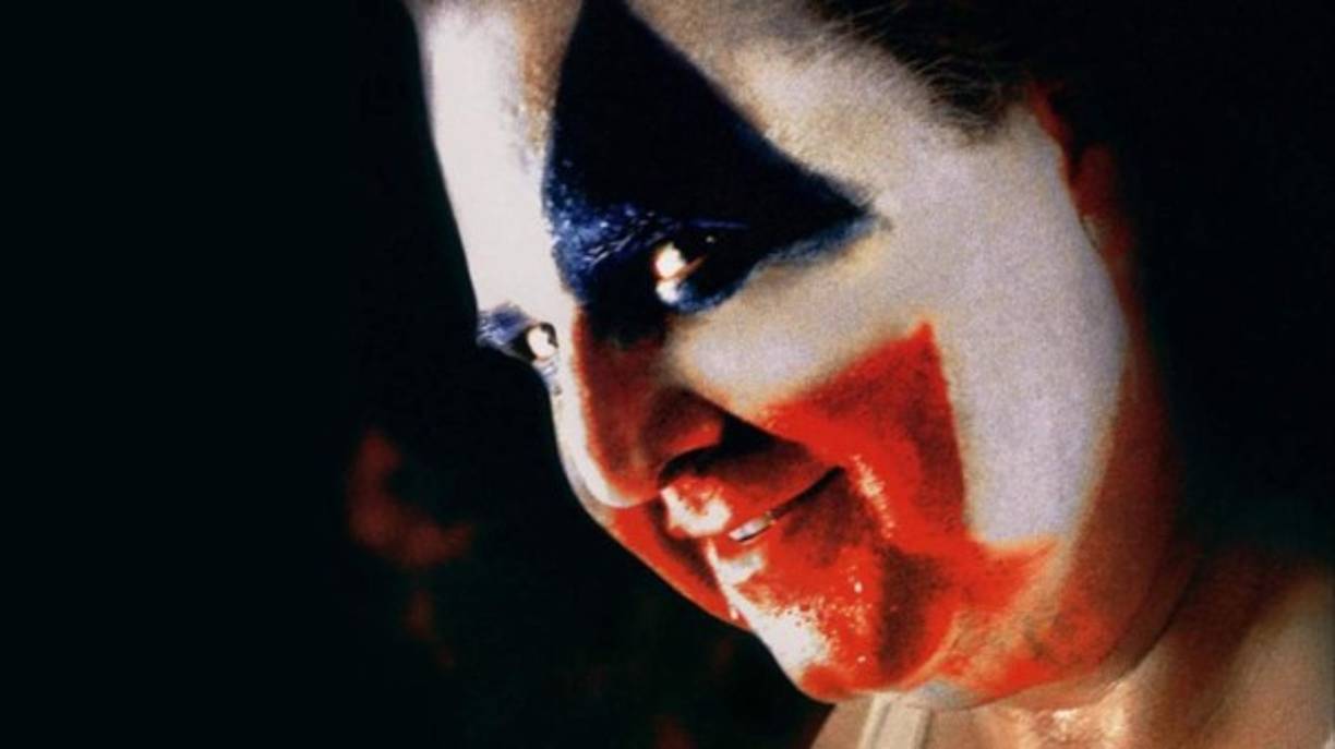 Gacy, el payaso asesino.<br/>John Wayne Gacy es un ciudadano modelo. Padre de familia y empresario, incluso se disfrazaba de payaso para divertir a los niños del hospital local. Pero había algo terrible que su vecindario desconocía.