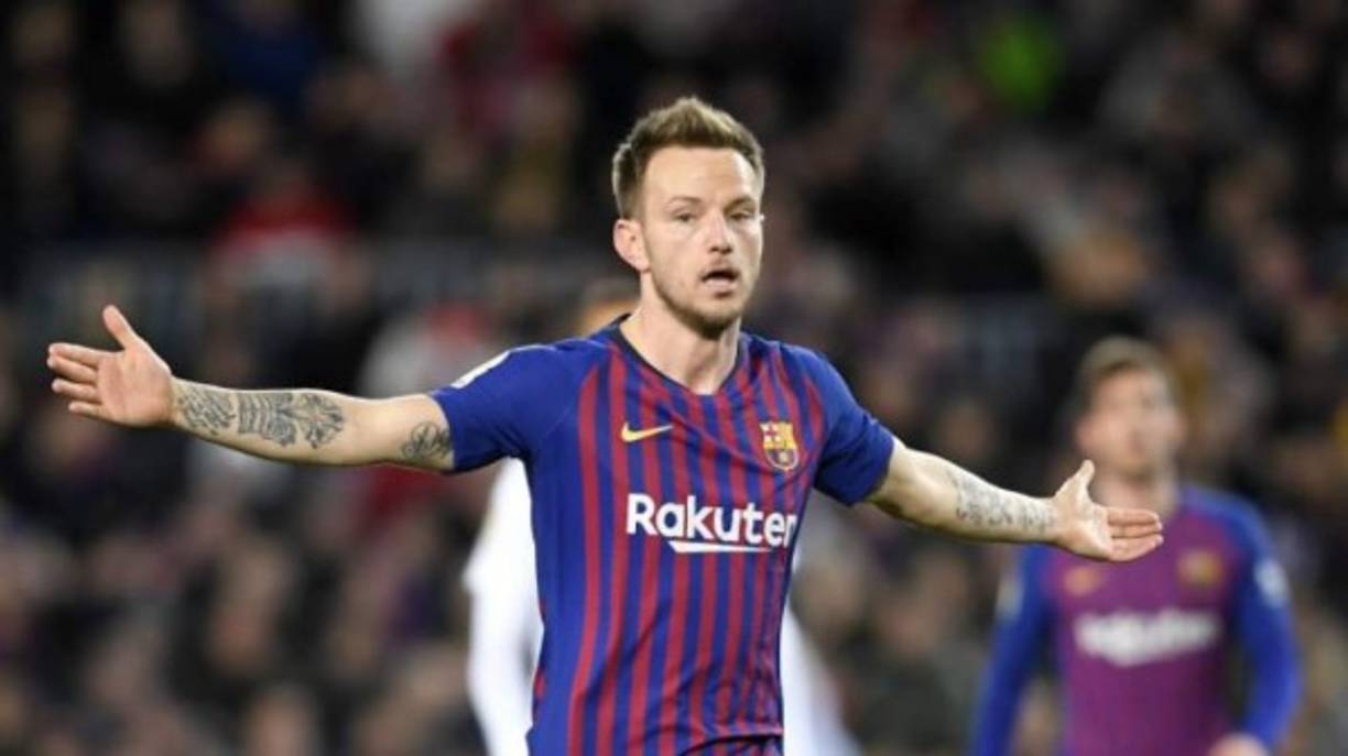 Ivan Rakitic: Bombazo. El volante croata del Barcelona ya le dio el sí a la Juventus, según indicó 'La Gazzetta dello Sport' y sería uno de los refuerzos de lujo de la Juve.