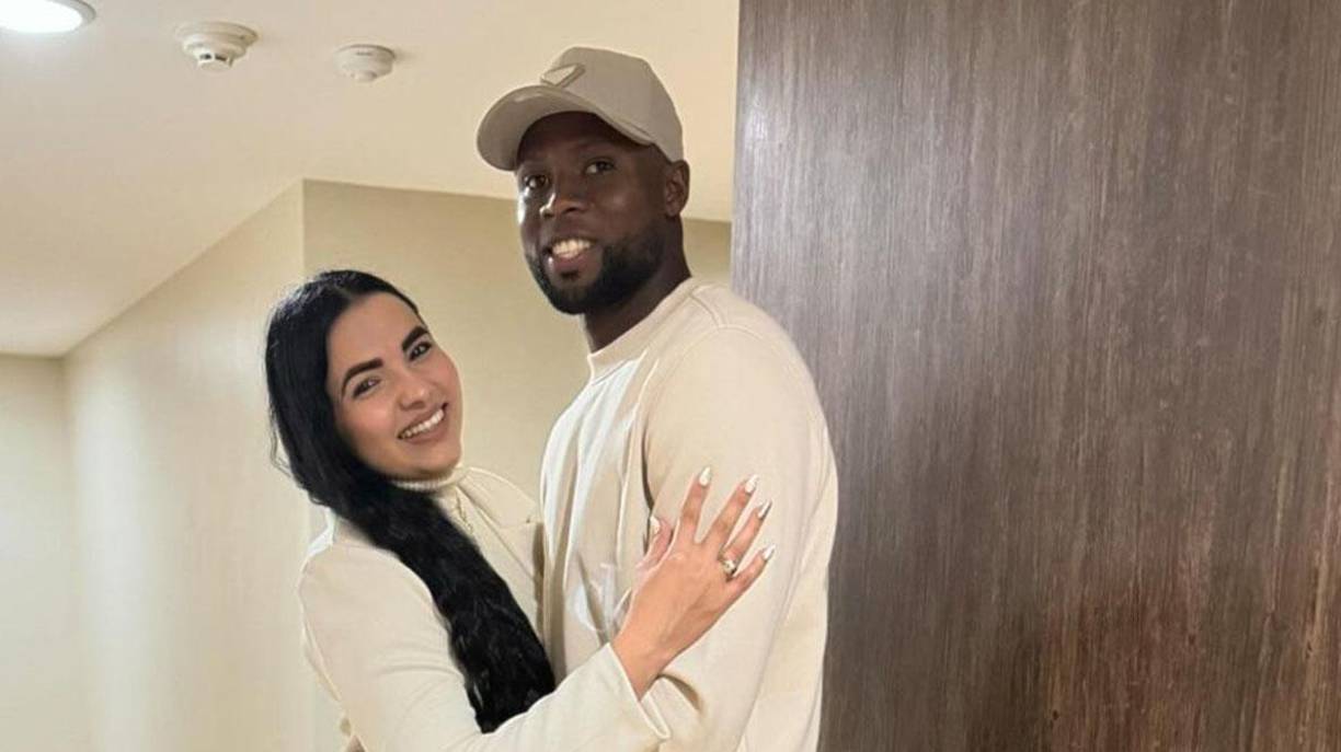 Paula Vivas es la mujer que conquistó al atacante colombiano Yustin Arboleda, figura del Olimpia.