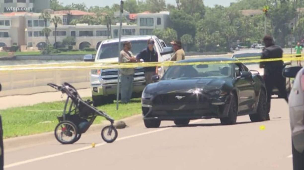 Ese fue el comienzo de una odisea que a día de hoy le tiene en una cárcel. 'Mamá, maté a alguien', le dijo a su madre en una llamada, reveló la propia mujer en el tribunal. <br/><br/>Ahora, inculpado por el crimen, fue sentenciado a 24 años en prisión. La familia de las víctimas pedía 30, la pena máxima. <br/>