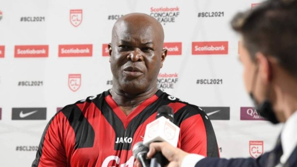 Joël Martinus señaló que Ronnie cumplirá su castigo de tres años y que después pretende seguir jugando al fútbol .