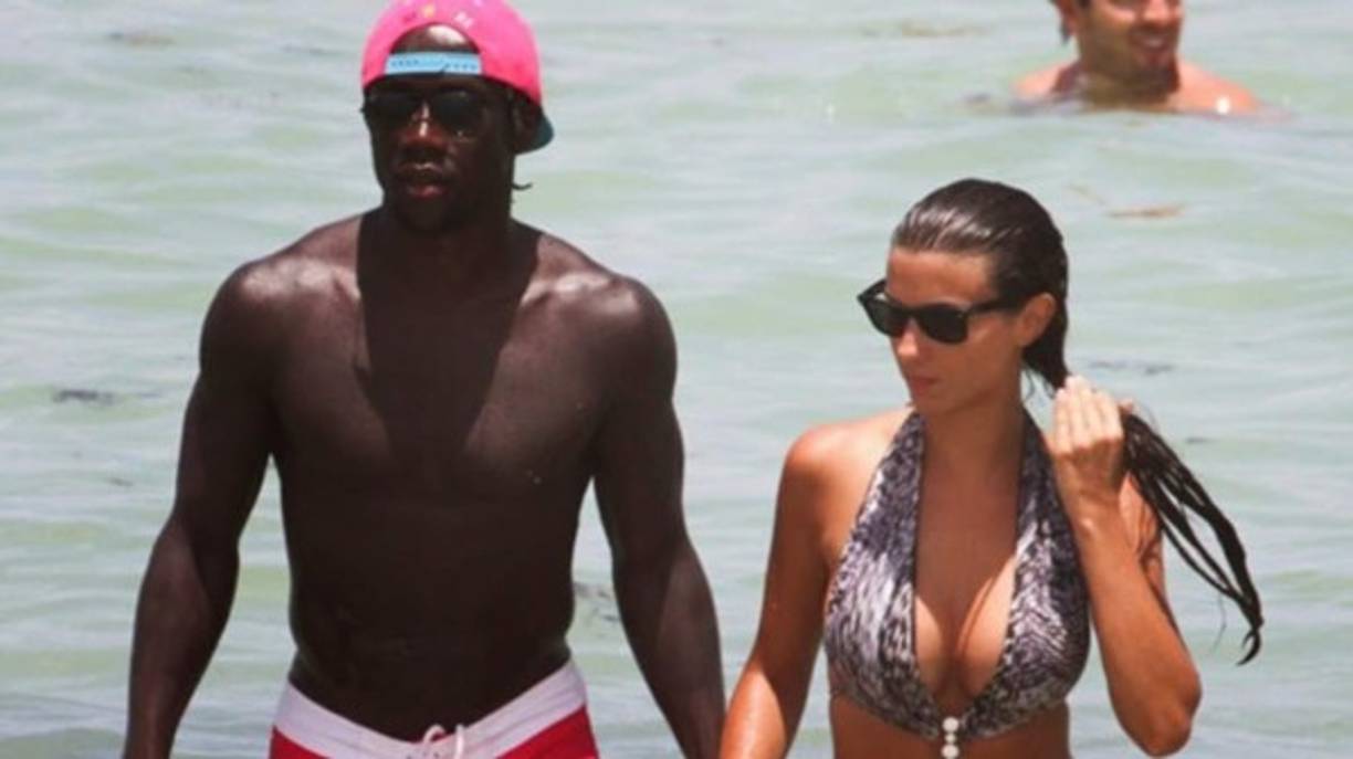 El jugador Sagna es la envidia de muchos.