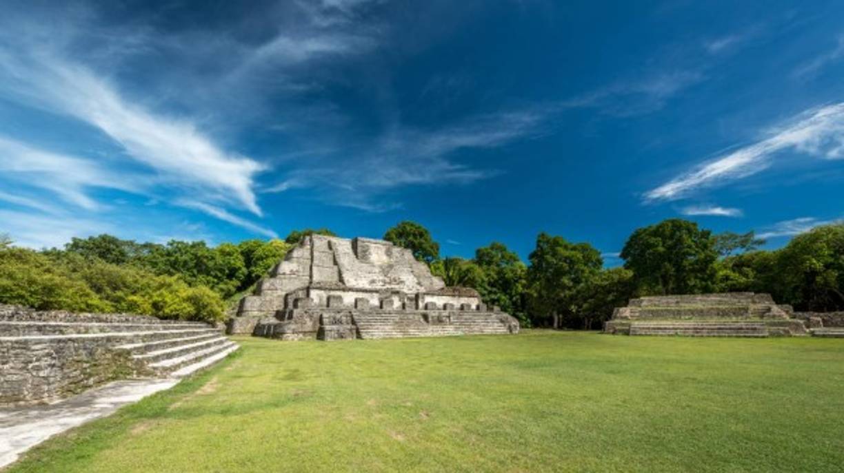 En Belice uno de los lugares turísticos más importantes son la ruinas mayas de Lamanai.