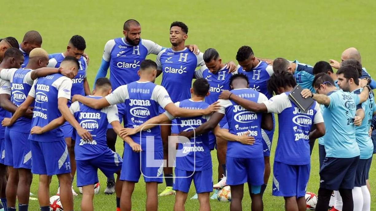La Federación Nacional de Fútbol de Honduras, (Fenafuth) sigue en busca del que será el nuevo entrenador pensando en el Mundial del 2026. En las últimas horas se han conocido los fuertes candidatos que han quedado para tomar las riendas de la H.