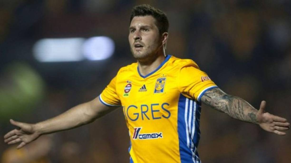 Gignac, delantero francés que juega en México con los Tigres: 'Oremos ayudemos'.